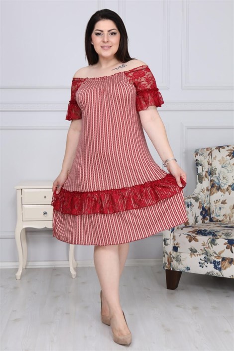 Kırmızı dantel detaylı eteği fırfırlı büyük beden elbise 